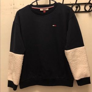 Tommy Hilfiger sweater shirt sizeS